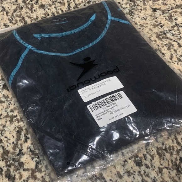 NWT Isnowood Rash Guard Women Swimsuit Long Sleeve Top UPF 50+ Nylon/Spa… - Picture 2 of 4